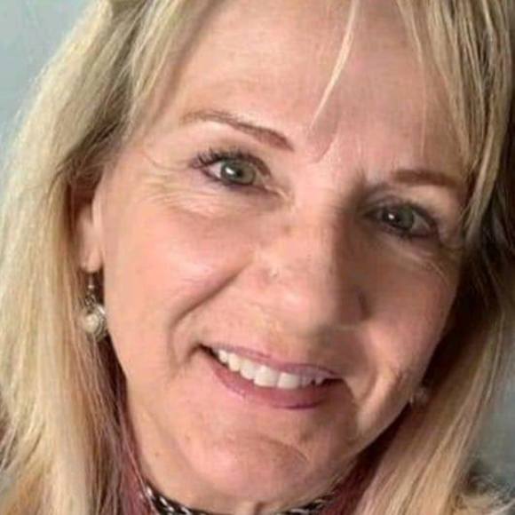 Meet your Posher, Laurie - Picture 1 of 1